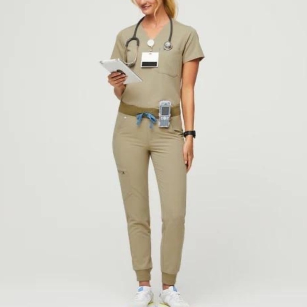 Sandstone FIGS Scrub set
